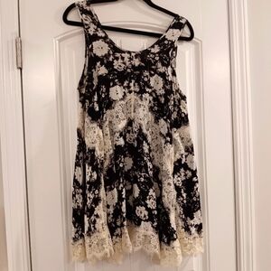 **FLOWY TUNIC TANK TOP/UMGEE**